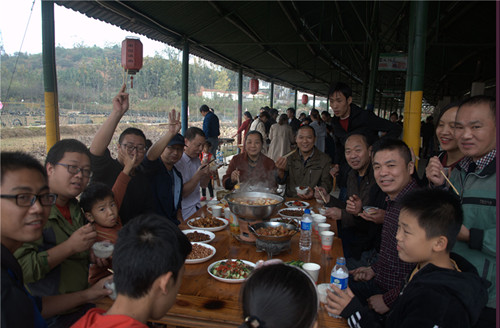 安徽betway西汉姆联组织开展金秋户外野炊烧烤活动