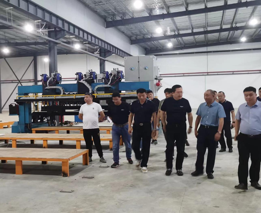 集团董事长兼总裁柯建东莅临安徽公司指导工作