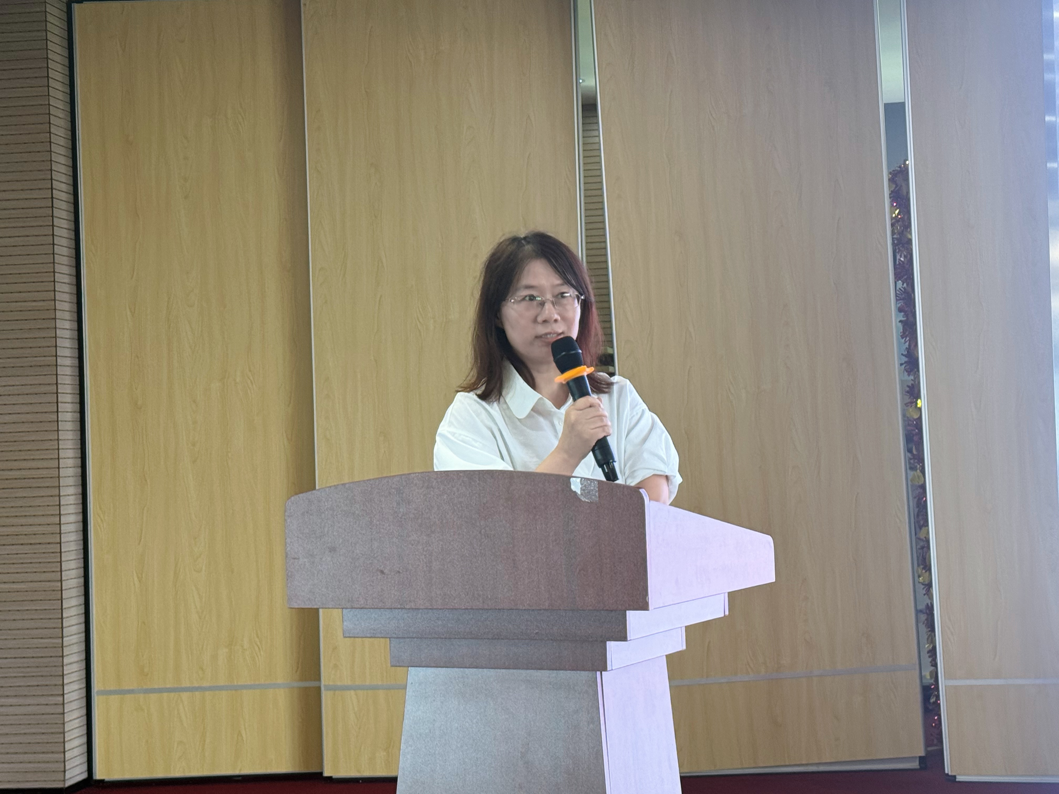 人力资源经理 刘丽芳.jpeg